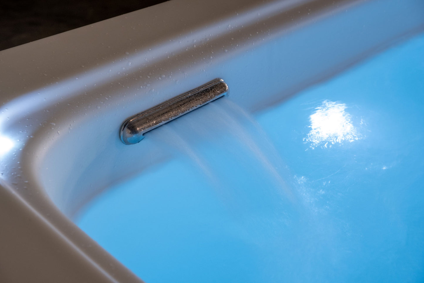 Cyanna Valley Spas Galaxy 1 – 6 Seat Hot Tub with 28 Jets and LED Lighting - GAL1