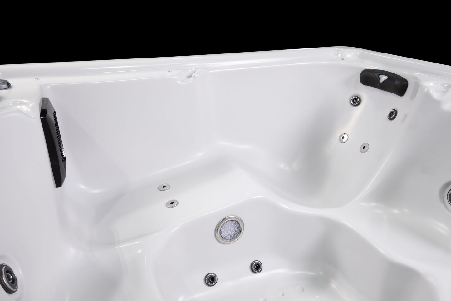 Cyanna Valley Spas Supreme PNP - 6 Seat, 21 Jet Plug & Play Hot Tub - SUP2