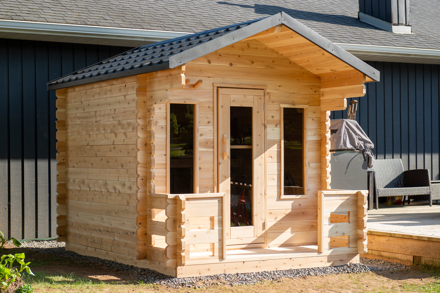 Dundalk Leisurecraft Canadian Timber Georgian Cabin Electric Sauna with Front Porch | 4 Persons CTC88PE
