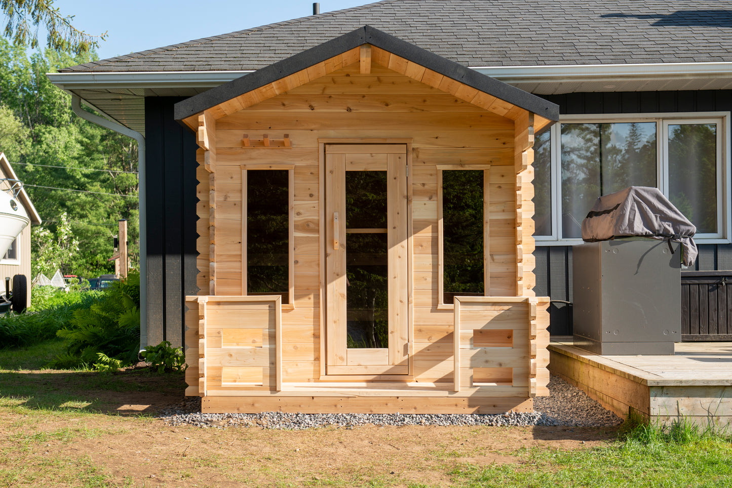 Dundalk Leisurecraft Canadian Timber Georgian Cabin Electric Sauna with Front Porch | 4 Persons CTC88PE