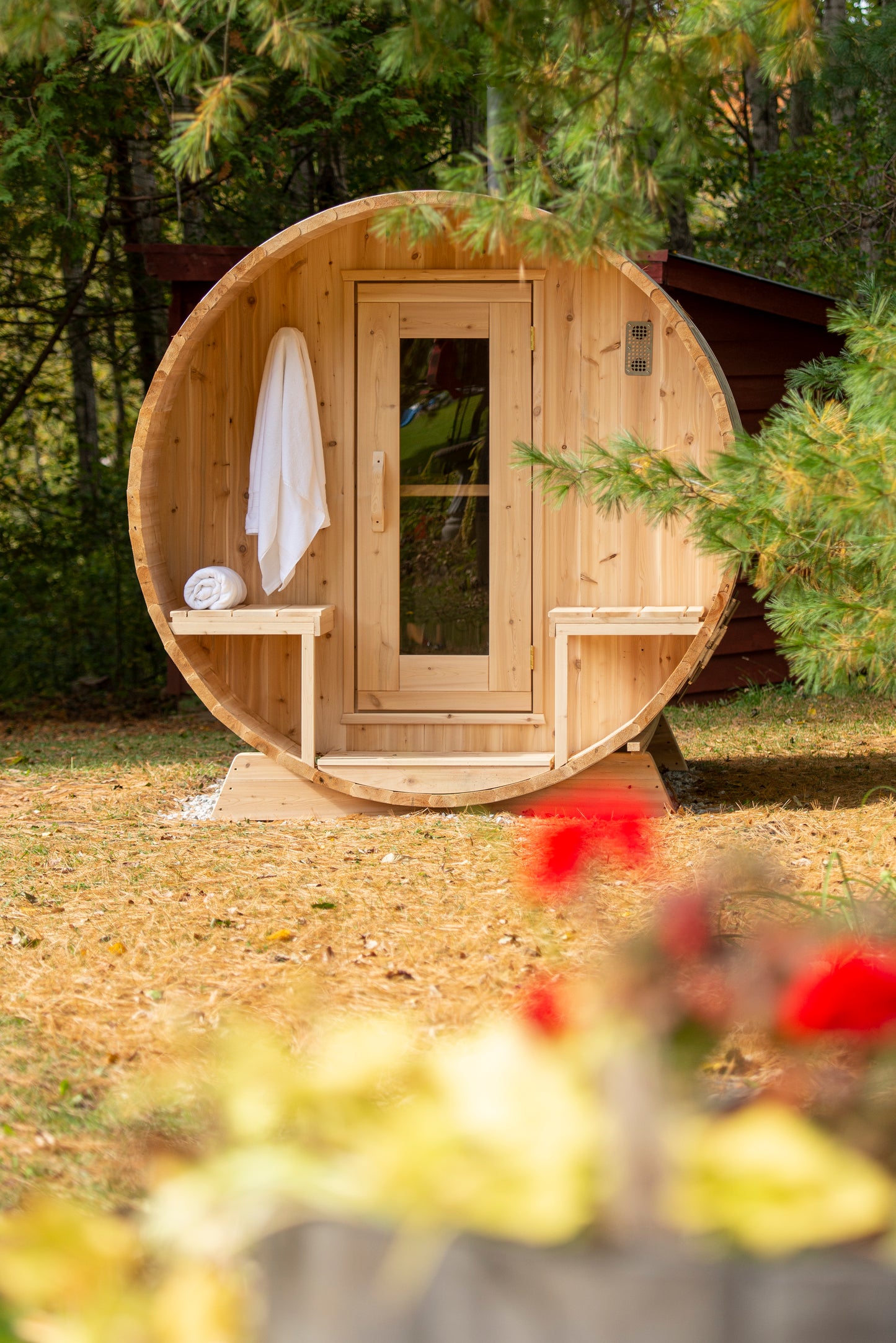Dundalk Leisurecraft Canadian Timber Serenity Barrel Electric Sauna | 4 Persons CTC2245E